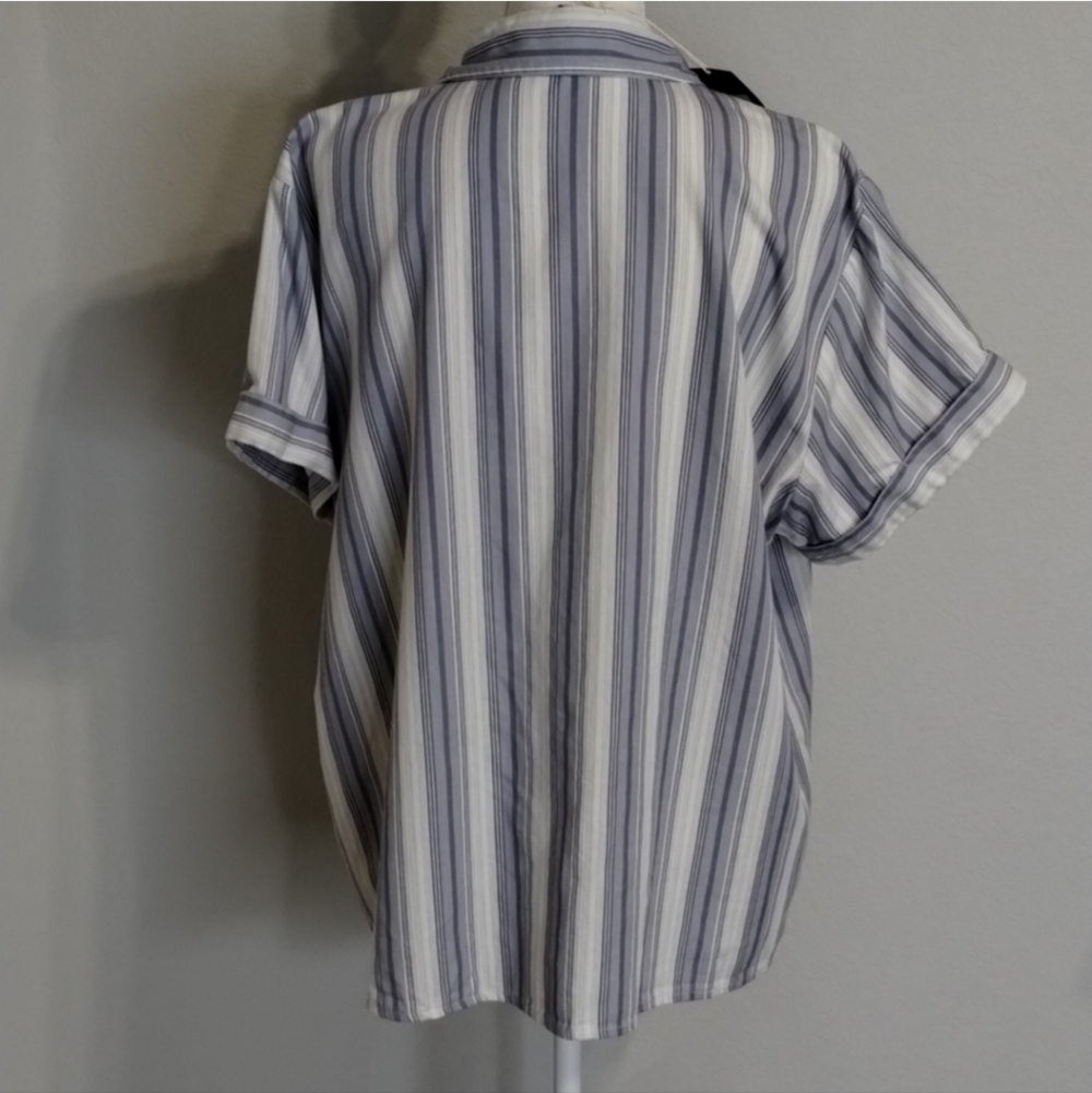 Universal Thread striped blue white button down t… - image 5